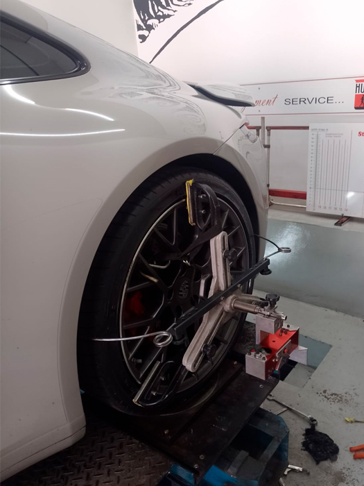 Com o alinhamento de seu veículo, é possível acompanhar o estado das peças que pertencem à suspensão o carro. Precisa deste serviço? Entre em contato com o Taciro AutoCenter e faça seu orçamento!