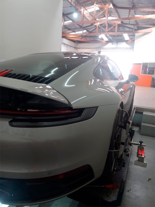 Com o alinhamento de seu veículo, é possível acompanhar o estado das peças que pertencem à suspensão o carro. Precisa deste serviço? Entre em contato com o Taciro AutoCenter e faça seu orçamento!
