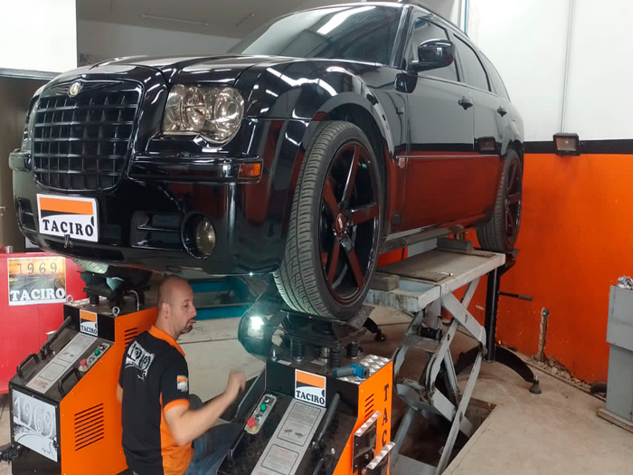 Diagnóstico Local O Taciro Autocenter faz a Detecção de Ruídos com equipamento próprio e diagnóstico local do seu veículo. Precisa deste serviço? Entre em contato e faça seu orçamento!